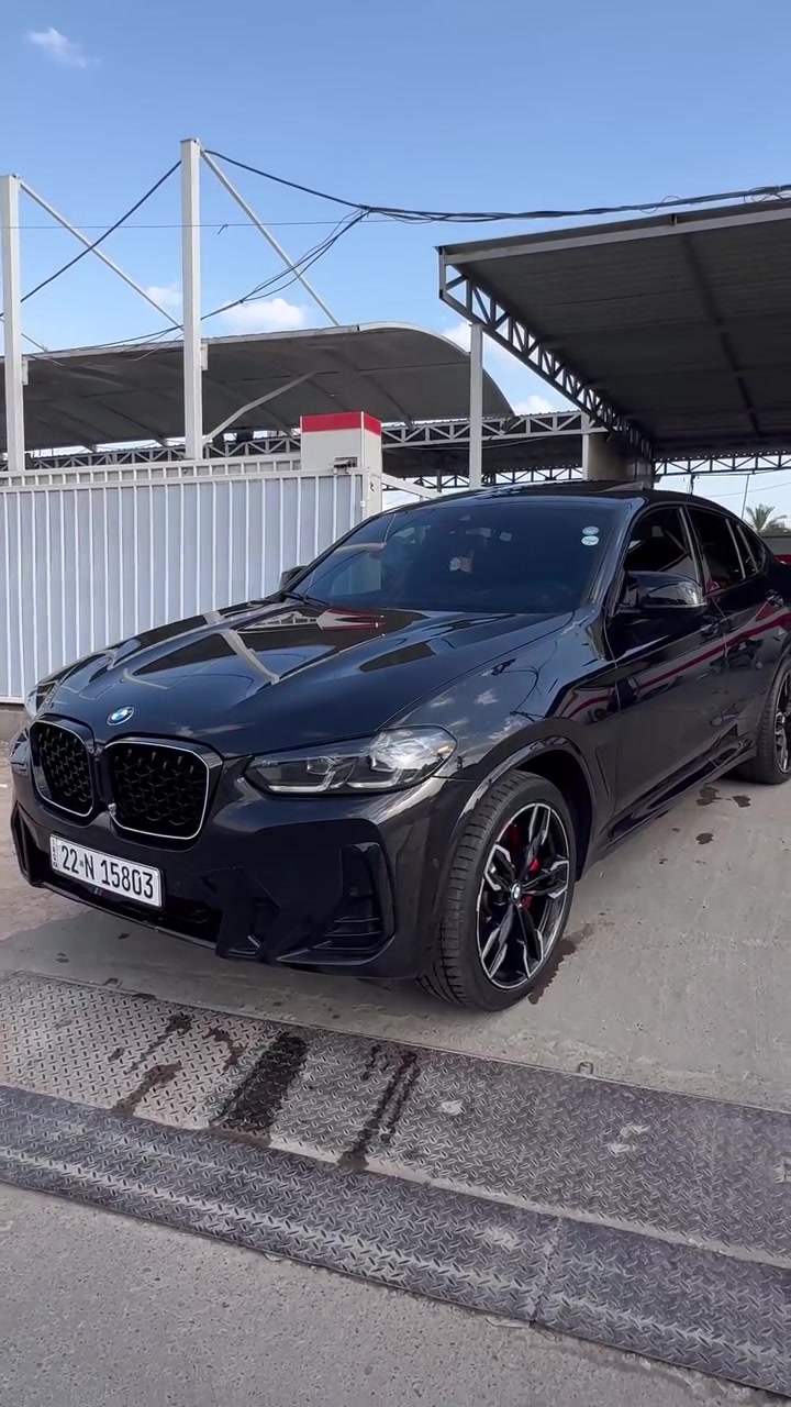 الوصف
بي ام x4 حجم 40i موديل 23 . 

فول السيارة صاروخ ارضي محرك 3000 تون تربو 6 سلندر سرعته 330 كليو

سيارة جديده جدا .
امريكيه من ولاية تكساس .
حادثه فقط جاملخ امامي عكس السايق و مبدل قطعه وحده
صبغ فقط

شبابك ال اي دي
السيارة M بكج بلادي

هزه جديده هسه بشهر 8
باج تضليل بيه جديد بشهر 8 يعني بي بعد سنه سيارة باسمي
تبديل دهن وفلاتر جدد بتاريخ اليوم 8/19 .

و مكانه المنصور شارع 14 رمضان
*********** اتصال او وتساب 

بالمناسبة موصفاته معروفه فول 1/1
وجدا جديده سيارة خير من الله 
ماشية 40 الف .
