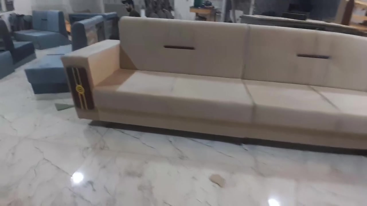 عرض .عرض .عرض
ديوان ٧ متر ١٠ مقاعد جمله 
السعر ٢٧٥ الف 
التفاصيل .. اربع طقع مع زاويه
مستعدون لتجهيز المعارض 
للستفسار الاتصال *********** وتساب

