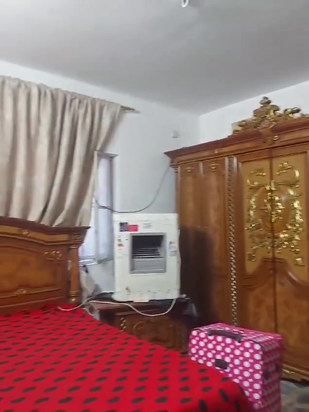اغراض  جدا نضيفه للبيع 
غرفه اخشاب تسكام تركي 
بلازمه  / مبرده 
مكاني الامين 
الغرفه سعره ٥٠٠
***********
