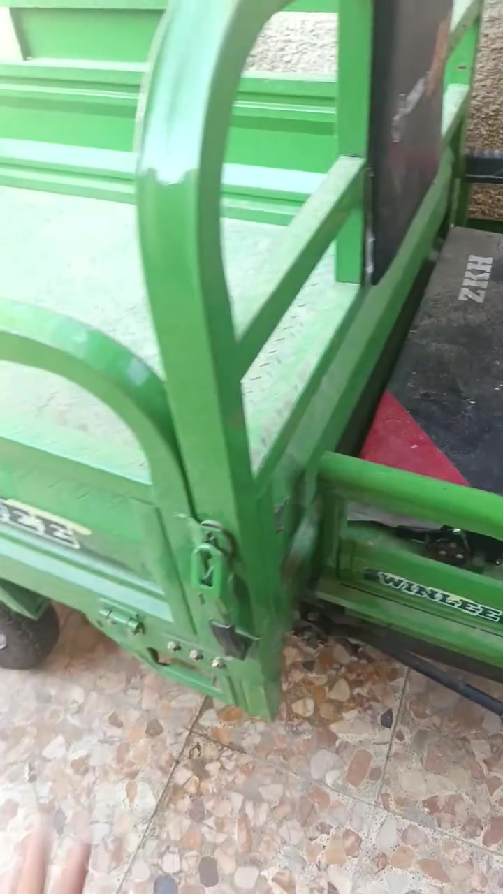 سلام عليكم ستوته شحن للبيع عطلنه بيها  عقل التفاصيل بل مقطع ابيعها على هاي الحطه السعر ٩٠٠العنوان بغداد سبع البور ***********
