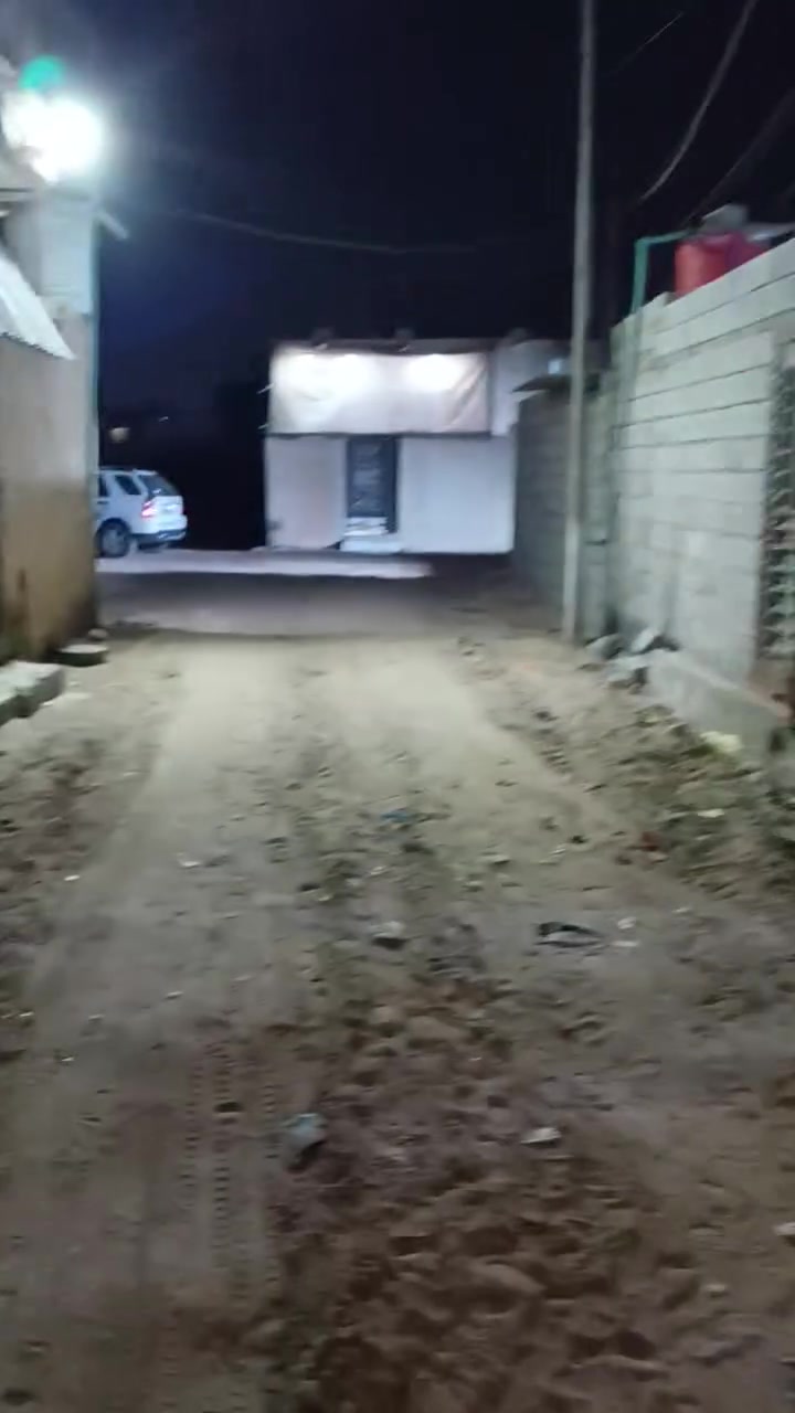السلام عليكم بيت ايجار تنومه شط العرب بيت جديد غرفه وصاله ومطبخ وحمام واستقبال
حمام خارجي سعر الايجار 400
استفسار رقم الهاتف 
***********

