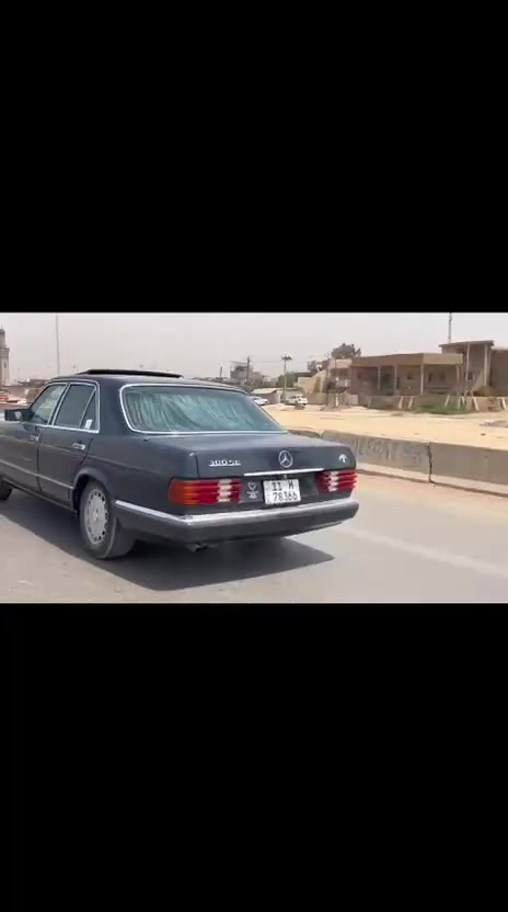 السلام عليكم للبيع او المراوس
١٩٩٠اصل تكمه وسنويه 
رقم بغداد كامله هزه صاعده 
سلايت طكتين سياره كير ومكينه خير من الله 
داخل جلد نيلي 
صاجه حلو مرتب 
مكان بغداد الدوره 
منضومه عنكبوت كامله 
شلعه تشك الشارع 
تبريد خير من الله 
منضومه زنون 
***********
