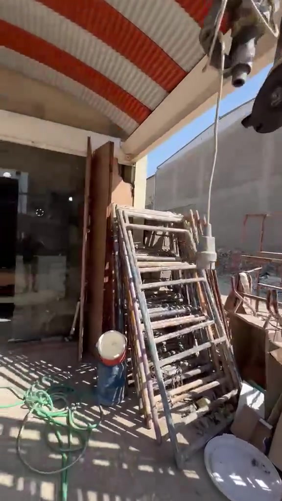 السلام عليكم سكله كاملة ادواتها للبيع العنوان حله حي الصحه قرب قاعه منتظر ميوزك السعر 4 مليون وبيه مجال أي استفسار اتصل على الرقم ***********  ***********
