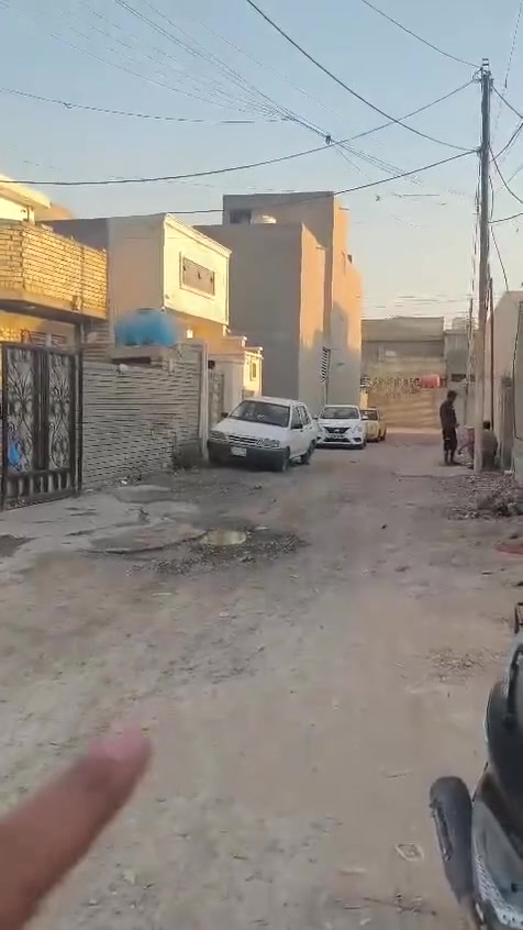 قطعة ارض 95م شارع ابو حمد قريبه على سدة فرعيه تبعد عن شارع الرئيسي 100م كافت الخدمات متوفرة السعر 22
 قابله للتفاوض شي بسيط ***********
