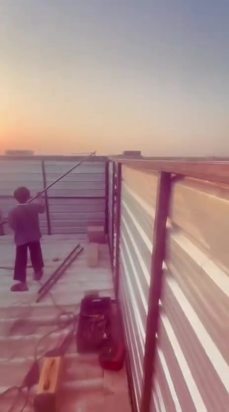 سلام عليكم قلعة للبيع شغل درجة أولى شخاط وجينكو جديد الطول 5متر والعرض 4متر *********** العنوان البصرة الزبير
