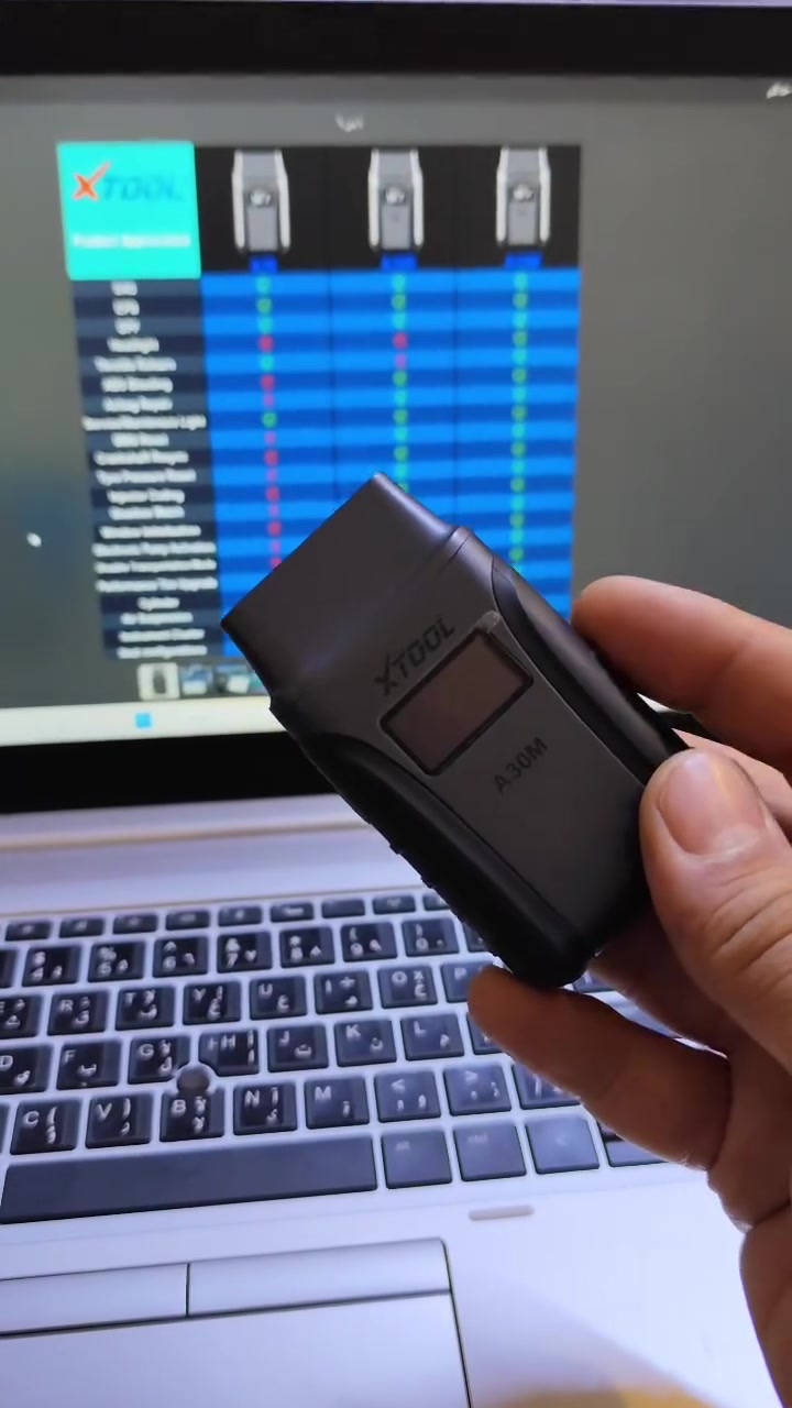 اداة الفحص الاحترافيه
Xtool a30m
🛠️ الوظائف والمميزات البرمجية (Software & Functions)
• فحص كامل لجميع الأنظمة بمستوى الوكالة (OE-Level): يدعم الوصول وقراءة/مسح الأكواد لجميع الأنظمة المتاحة في السيارة مثل: المحرك، ناقل الحركة (الكير)، الماكينة، الإيرباج (SRS)، نظام الفرامل (ABS)، التكييف (HVAC) وغيرها.
• التحكم ثنائي الاتجاه (Bi-Directional Control / Active Tests): إمكانية إرسال أوامر مباشرة من التطبيق إلى كمبيوتر السيارة لاختبار القطع كتشغيل مضخة الوقود، اختبار مراوح التبريد، فتح وإغلاق النوافذ والفتحة، واختبار نظام التبخير (EVAP).
• أكثر من 26 وظيفة صيانة خاصة (Reset Services): وتشمل برمجة الجويتر/الثروتل، إعادة ضبط الزيت، برمجة الفرامل الإلكترونية (EPB)، برمجة حساس المقود (SAS)، تفريغ هواء الفرامل (ABS Bleeding)، وتشفير البخاخات (Injector Coding)، وغيرها.
• تحديثات مجانية مدى الحياة: لا يتطلب اشتراكاً سنوياً لتحديث برامج السيارات.
• دعم البروتوكولات الحديثة: الإصدار الجديد V2.0 يدعم بروتوكول CAN FD (لسيارات GM الحديثة بعد 2020) ودخول FCA AutoAuth (لسيارات فيات، كرايسلر، جيب، ودودج الحديثة).
• رسم بياني للبيانات الحية: يدعم دمج وعرض حتى 8 تدفقات بيانات حية (Live Data) في وقت واحد لمراقبة أداء الحساسات.
• دعم لغات متعددة: يدعم التطبيق الخاص به اللغة العربية والإنجليزية وغيرها

نص مكتوب في الصور:
- OE All Systems Diagnostics » Performs an in-depth scan of all vehicle systems, covering 10,000 vehicles. More TCM EPB SAS SRS ABS ECM BMS Read/Erase DTCs Live Data Freeze Frame ECU Information Actuation Test