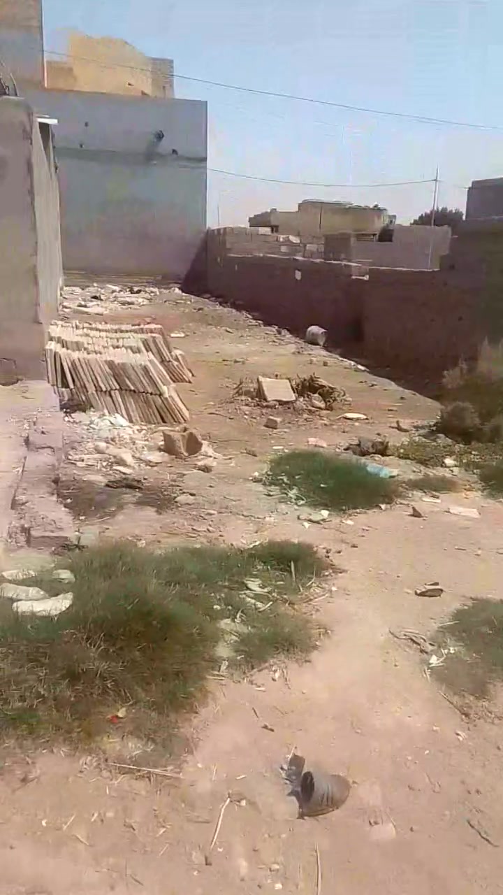 قطعه ارض للبيع مكانه سفحه ومساحته 100متر واستفسار ع رقم الهاتف ***********
