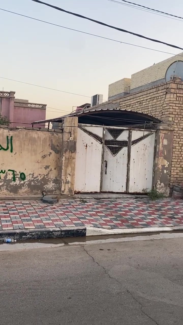 السلام عليكم
يوجد بيت للبيع في حي ابو جوعانه موقع مميز جدا وقريب علئ الشارع العام 
المساحه الكليه 480 م  
البيت مرمم وجاهز للسكن 
العنوان في الفديو 
باقي التفاصيل الاتصال علئ الرقم 
***********
