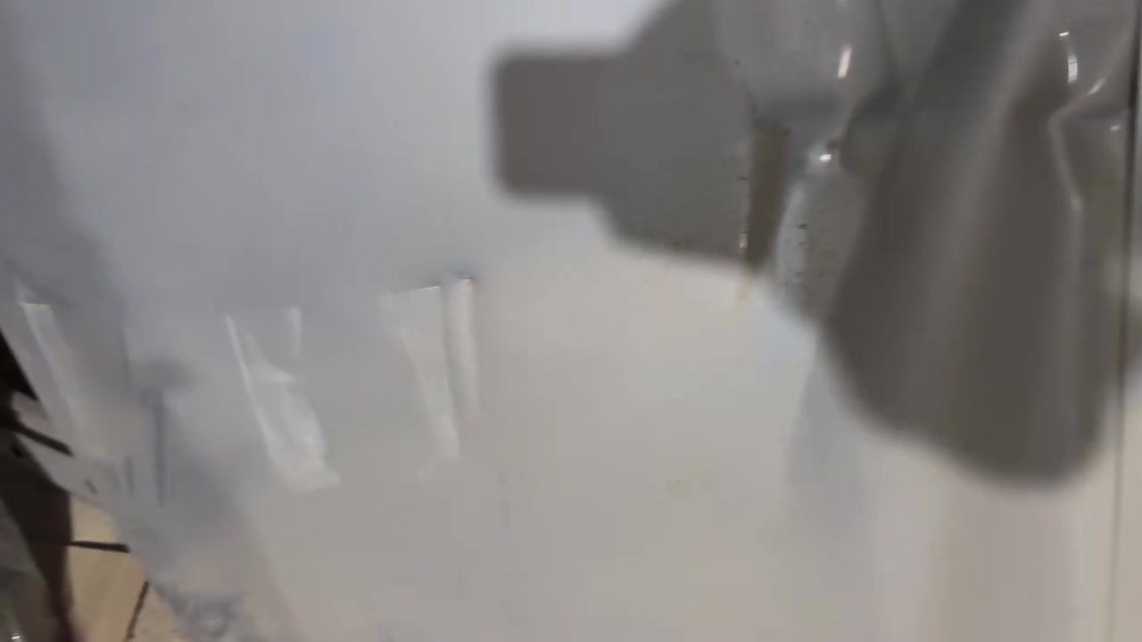 السلام عليكم
باب يوني كي خلف السائق 
بي ضربه مثل ما هوه موضح 
الباب كاملة مع الملحقات 
لون سمائي
***********
