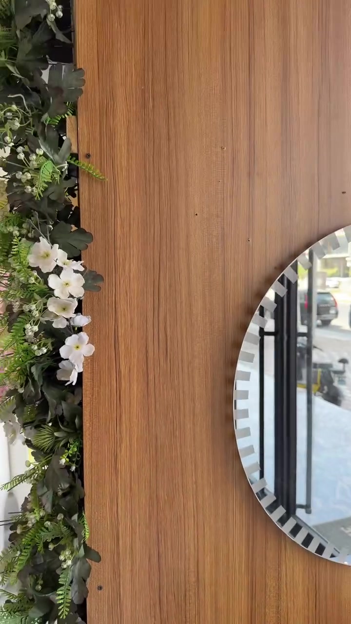 سلام عليكم عندي ام دي اف مستخدم للبيع نظيف مال محل معزل ويريد يشيل الوان مختلفة المكان بصرة مركز المدينة 
رقم الهاتم ***********  
ملاحظة ابيع حسب احتياجك مو شرط كلهن
