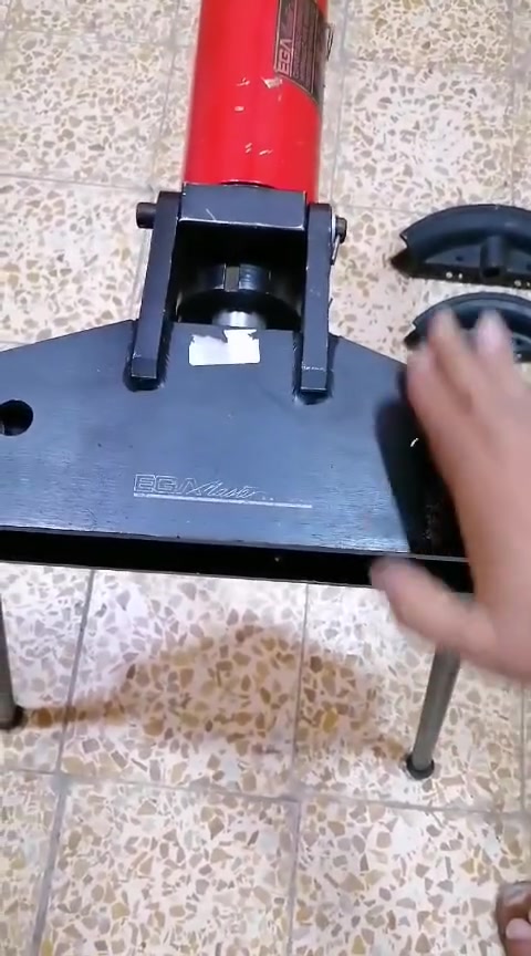 على بركه الله ممكن تبدء مشروعك شركه الفيحاء سهلت الأمر وتعلن شركه الفيحاء لاستيراد انواع المعواجات يدويه وكهربائيه وهيدرولكيه والعدد اليدويه عن وصول وجبه من المعواجات مال بوريات حديد نوع يدويه وكهربائيه وهيدرولكيه نوعيات جيده ومجربة صار سنوات نستورد منها الحمد لله اغلب المحافظات اخذ مني خصم بالاسعار لفتره محدوده وكميه محدوده بالنسبة لمعواجات اليدويه توصيل مجاني لكل المحافظات *********** @إشارة
