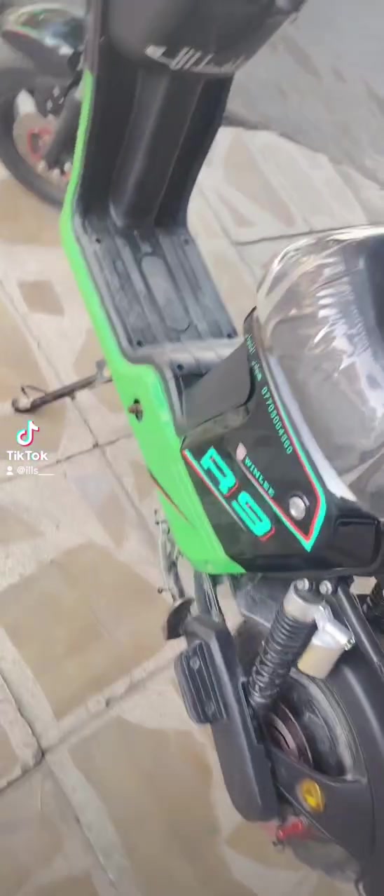 السلام عليكم
ماطور شحن للبيع R9 2026 الونلي الأصلي 5 بطاريات دبل ٣٢ أمبير شرط الفحص لايت عالي ناصي بك لايت اشاير يمين يسار خلاط بي نضام بك (الرجوع إلى الخلف) هورن ٤ نمر سرعه 109 بصمه سويجين كارتين كشنات تغليف
السعر ٤٧٥ وبي مجال قليل
المكان موصل حي الميثاق
التواصل على رقم ***********
