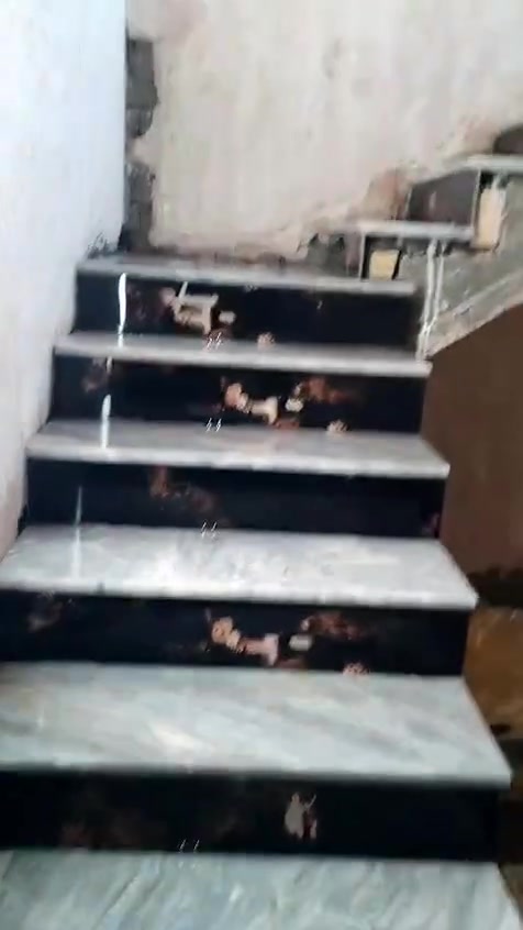 السلام عليكم خلفه سيراميك كاشي مرمر حجر بوسلاين درجه اولى شرط مهندس للتواصل *********** او ***********
