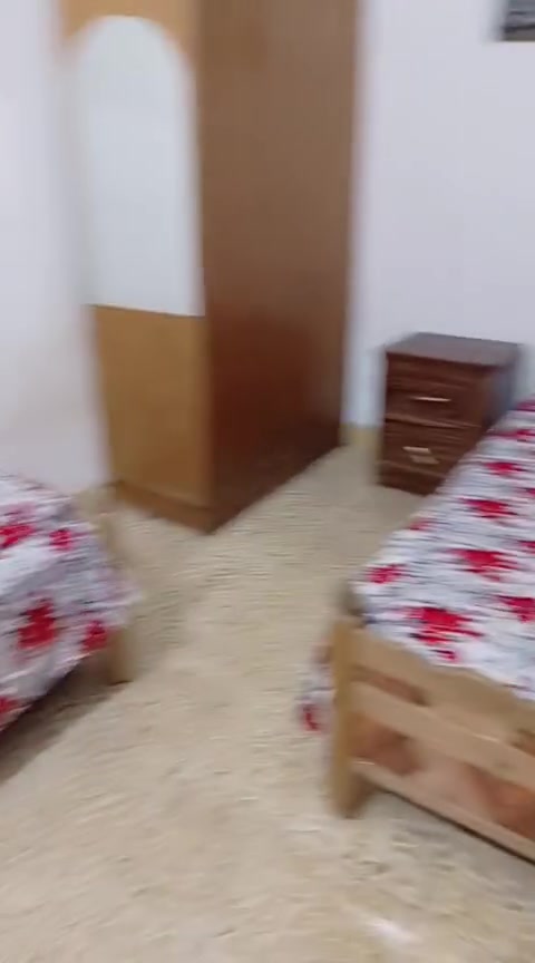 السلام عليكم يوجد سكن في البياع قريب على لفراهيدي بنات فقط
