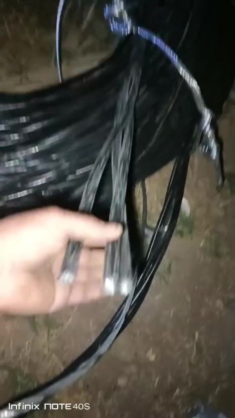 السلام عليكم ضفيره 200متر ام 125 اربعه 4خطوط واحد زغير سعر متر 7الف ضفيره جديده تركيه رقمي ***********
