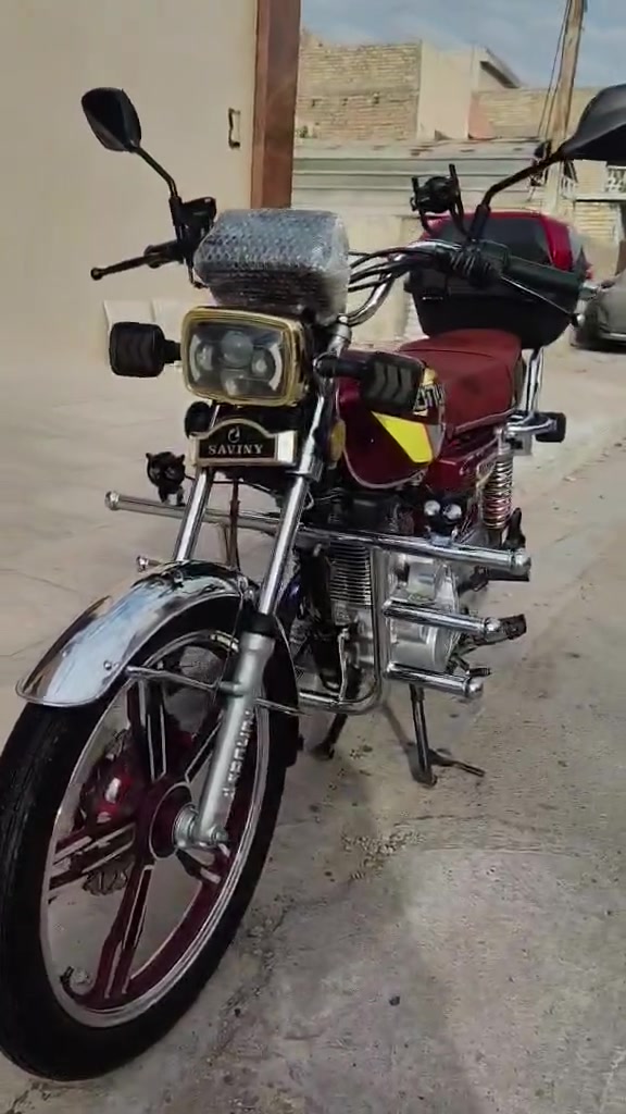سلام عليكم
ايراني سونك  5 كير 
150cc
موديل 2024
دراجة نضيفة بيهة شكم ملاحظة 
سعر 550 

مكان الدراجة بغداد المشتل
للاستفسار ***********
