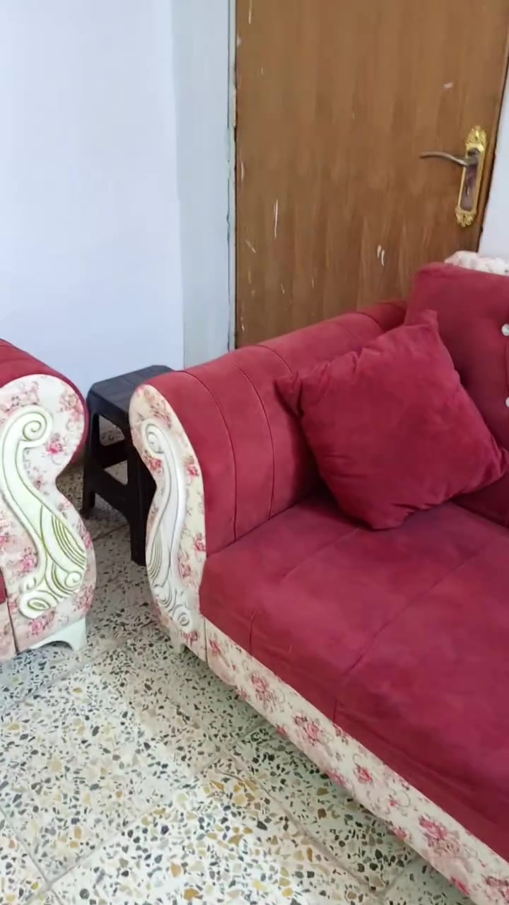 (السلام عليكم)ديوان نظيف ٢٠مقعد ١٣ متر سعرة(٤٥٠) للتواصل***********واتسب اوخاص
