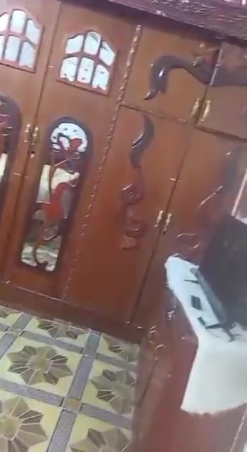 السلام عليكم شباب غرفه حطاطه للبيع السعر 350 الي يحب يدخل خاص
