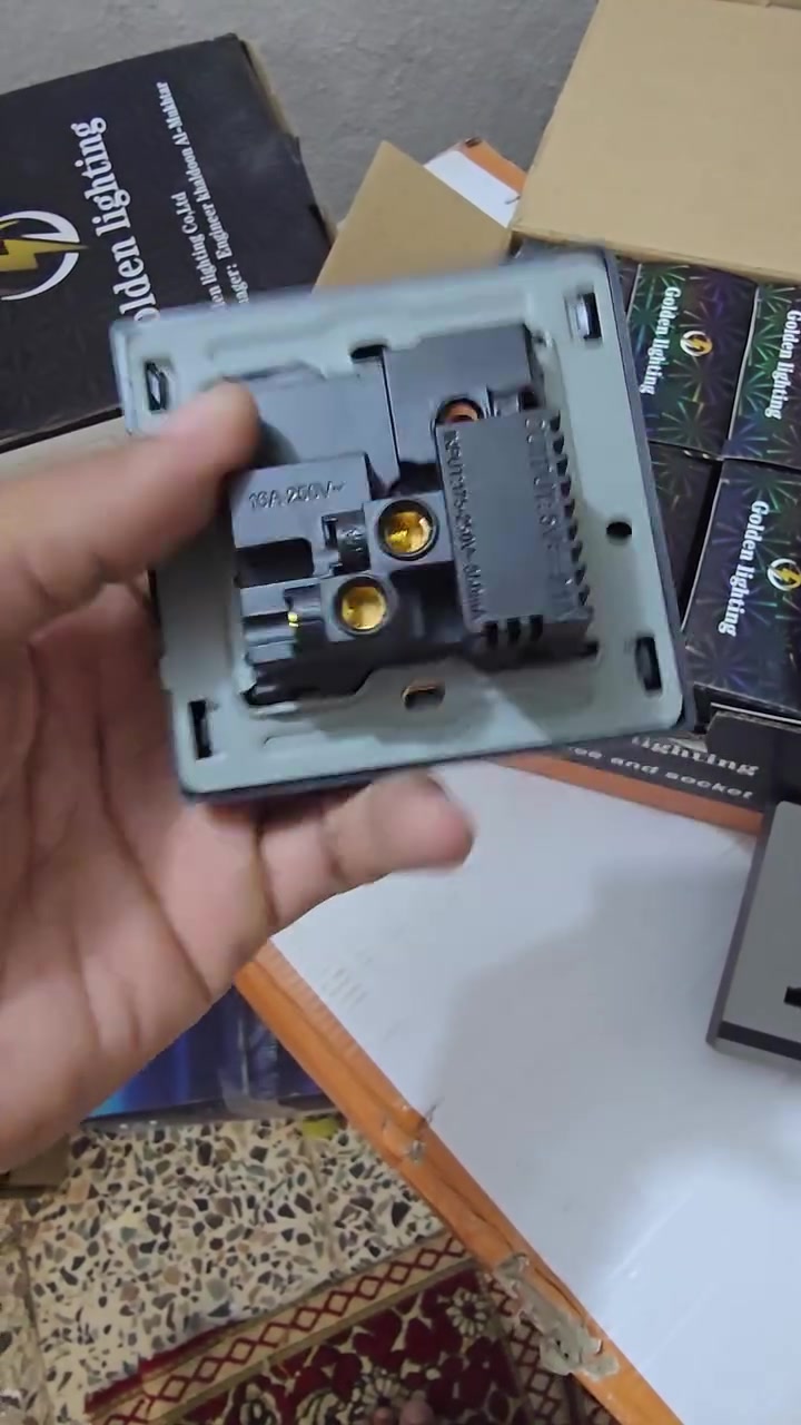 سلام عليكم
بلك سويج جوكر 16A
USP + type C
اقل طلب كارتون 80 قطعه 
180  واصل 

***********
