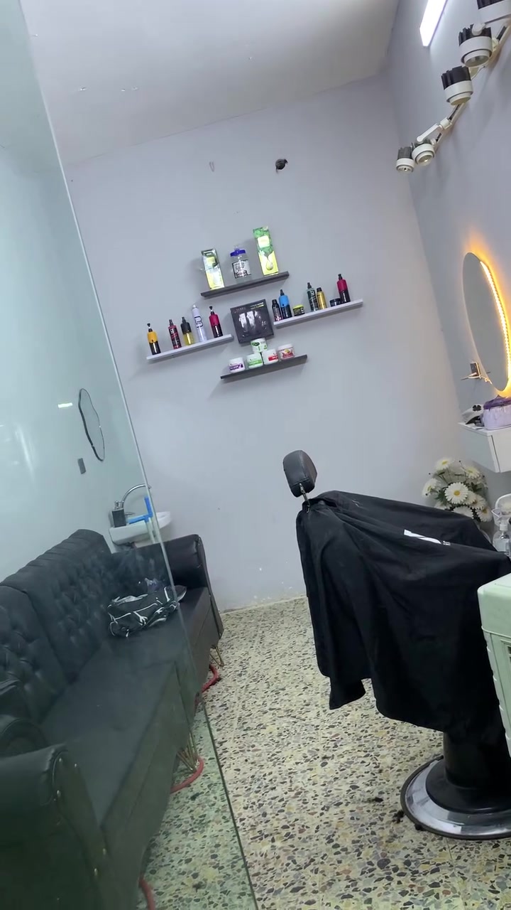 محل كامل للبيع في بغداد البلديات حي التراث للاستفسار اتصل ***********
