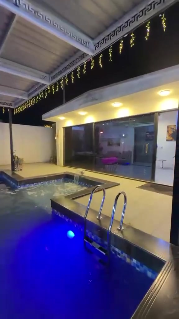 مزرعة للإيجار اليومي 🏡🌳
📍 الموقع: بغداد –حي صدام 

✔️ أجواء هادئة ومناسبة للعوائل

✔️ مساحة واسعة وخدمات متوفرة
 

✔️ مثالية للراحة والونسة

📌 للحجز والاستفسار يرجى الاتصال أو المراسلة على واتساب: 

 📞 ***********

 موثق في تطبيق اجرلي لسياحة المزارع في العراق 🇮🇶
