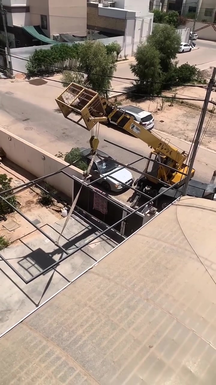 تم بعون الله عمل في مجمع الاميرات 2.  تغليف سطح سندويج والجدران مزجج اضافه شبابيك VBC 
🏡 تغيير جذري ولمسة فخامة لبيتك بأعلى جودة وأفضل سعر! ✨
سواء كنت تبحث عن العزل التام، المظهر العصري، أو التحمل لفترات طويلة، أنجزنا لك هذا العمل بعناية فائقة وتفاصيل تفرق بالنتيجة:
🔹 تغليف السطح بالسندويج بنل (Sandwich Panels):
عزل حراري ومائي تام 100%، حماية من حرارة الصيف وأمطار الشتاء، مع متانة عالية ومظهر مرتب ونظيف.
🔹 جدران بديل الزجاج:
إضاءة طبيعية، مظهر أنيق وعصري، ومقاومة عالية للكسر والظروف الجوية المختلفة.
🔹 شبابيك PVC:
عزل صوتي وحراري ممتاز، إحكام تام لمنع الأتربة والغبار، ومقاومة تامة للرطوبة مع مظهر رائع يدوم لسنوات.
🛠 لماذا تختار خدماتنا؟
✅ إتقان ودقة عالية في التنفيذ.
✅ أحدث المواد وأجود الخامات.
✅ التزام كامل بالمعايير والمواعيد.
📍 للاستفسار، الطلب، أو الحجز:
📞 رقم الهاتف: [***********]
💬 واتساب: [***********]
📬 أو راسلنا مباشرة عبر رسائل الصفحة!
