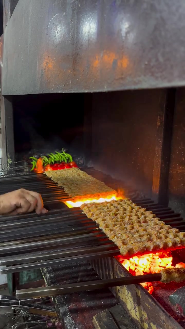 تحيه طيبه من مشويات راضي ابو محمد 

كيلو كباب دجاج 12الف
كيلو كباب لحم 25الف
كص دجاج 1500دينار 
شاورما تركي صاج دبل 2000دينار
يوجد معلاك  ومارينا لحم مارينا دجاج 
تكة دجاج وزن 
***********
***********
يوجد خدمة توصيل 
حياكم الله

