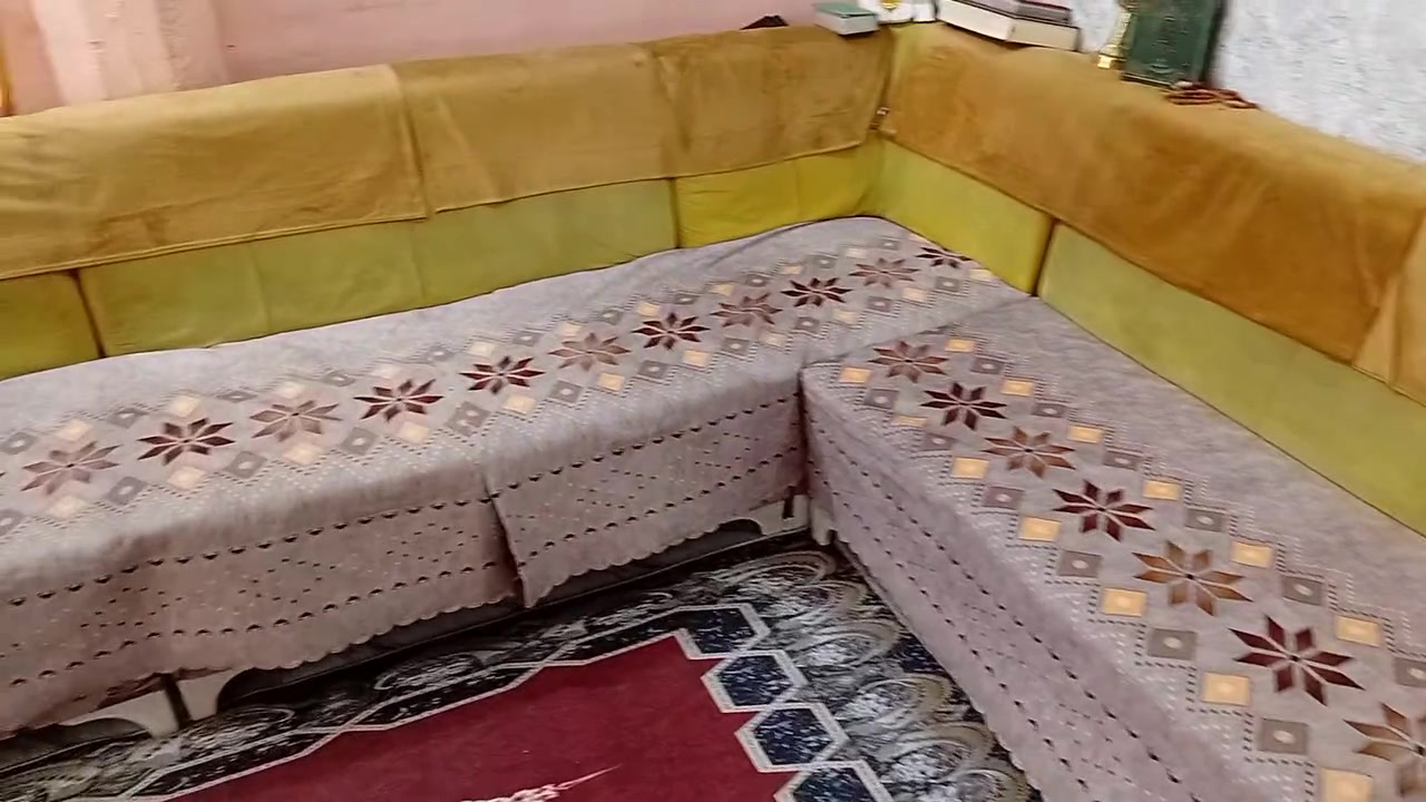 السلام عليكم
ديوان 10مقاعد البيع 
مثل ما موضح بالصوره بيه ضرر بالطراف مالته
السعر 150 وبيه مجال الاستفسار الإتصال ع الرقم او مراسلة الصفحه 
***********
