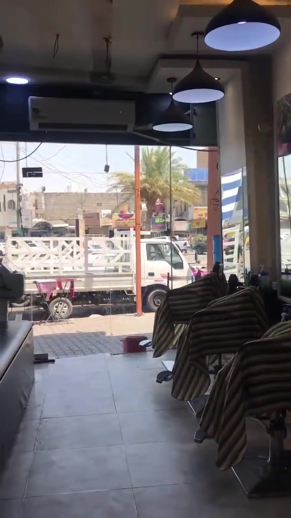 السلام عليكم محل للبيع محل شغال بيمعامل خير من الله سبب البيع انتقال الغير مكان عنوان المحل كوفه ركن شارع المعمل تفاصيل اتصل بالرقم ***********
