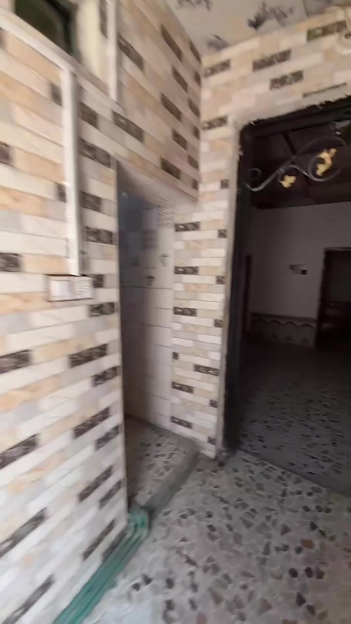 بيت للإيجار حي العسكري
الموقع شارع المجارش قريب على جامع الحسن العسكري 

50 متر، غرفتين وصاله وتخاريج 

السعر 275

للإستفسار ***********
