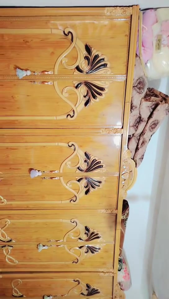 غرفه للبيع نجاره عراقيه درجه اولى عنوان بابل الكفل حي العسكري
*********** 📞
