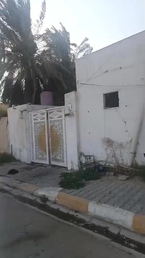 السلام عليكم 🙋 الدار للبيع .المساحه 191 م.  يقع في شارع الزيتون مقابل المتنزه الجديده بالشارع الخدمي.للاستفسار اكثر  الاتصال على الرقم ***********
