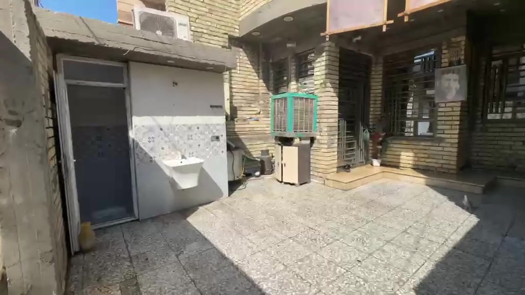 السلام عليكم بيت للبيع مساحه ١٦٥ طابو صرف ثاني يوم افتحلك بيان
بناء ٢٠٢٤ حديث فول موصفات بصمه 😉
البلديات الضباط قرب مركز الشرطه الجديد

٣ طوابق 

الطابق الاول 

 طرمه

ستقبال كبير 

غرفه نوم سويت 

مطلخ حار بارد 

منور 

حمام تواليت خارجي 

حمام تواليت داخلي 

صاله كبيره 

الطابق الثاني 

غرفتين كبيره سويتات 

صاله كبيره 

حمام تواليت 

غرفه صغيره 

الطابق الثالث 

غرفه كبيره 

صاله كبيره

بيتونه 

سطح كبير 

ماء 

كهرباء 

تبليط 

مجاري

فول الفول خدمات 

بيت جاهز تعال وكعد بي بس جيب غراضك 

التواصل واتساب 

***********
