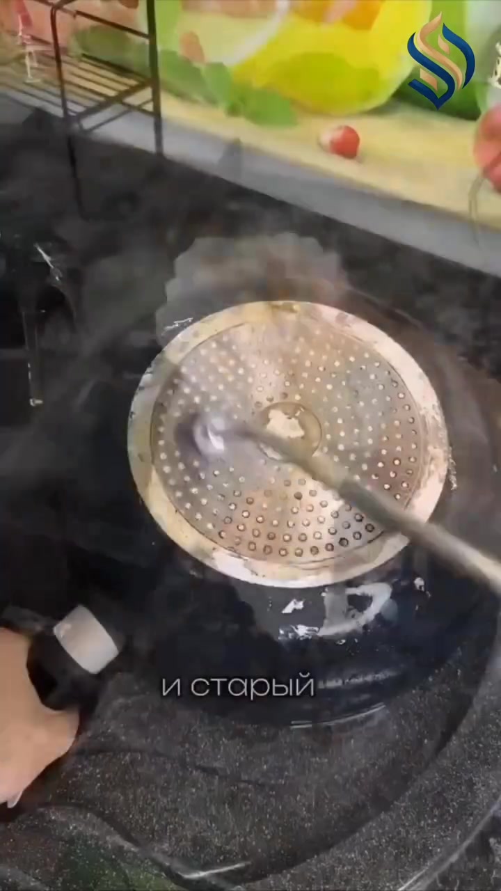 🔥 المنظفة البخارية المتطورة فائقة القوة (2500 واط) 🔥 وبسعر منافس جداً جداً 
 
التنظيف والتعقيم العميق للبيت والسيارة صار بلمشة واحدة! ✨ ​تخلص من أقوى الدهون والأوساخ .

​🌟 مميزات الجهاز: 

🔹️ قوة جبارة (2500 واط) : أداء قوي جداً لتفتيت أعتى الأوساخ والدهون .
🔹️تسخين صاروخي : جاهز للاستخدام خلال 15 ثانية فقط ..
🔹️تعقيم حراري 105°C : بخار حار جداً يقضي على الجراثيم والبكتيريا بالكامل .
🔹️ تحكم كامل : مزود بمفتاح دوار لضبط مستوى ضغط البخار حسب الحاجة .
🔹️ خزان واسع 1200 مل : يكفيك لتنظيف شامل بدون الحاجة لتعبئته باستمرار .
🔹️ مدى واسع : خرطوم بخار بطول 2 متر وسلك كهرباء 1.5 متر للوصول لأي مكان .

​🏠 متعدد الاستخدامات (4 في 1): 

✅ المطبخ: لإزالة دهون الأفران ، الشفاطات والطباخات بلمح البصر .
✅ الحمامات : لتنظيف السيراميك و الفواصل، وتلميع الصنابير .
✅ السيارات : لإزالة زيوت المحركات وتطهير المقاعد والفرش الداخلي .
✅ المفروشات والزجاج : لتلميع النوافذ وتجديد أقمشة الكنبات والستائر .

​📦 محتويات الصندوق :
• الجهاز الرئيسي (تصميم مدمج وبجودة ألمانية) .
• خرطوم بخار طويل مع مقبض مريح .
• فوهة معدنية للزوايا والأماكن الضيقة .
• مجموعة فراشي (نحاسية للأوساخ الصلبة + نايلون للمساحات الواسعة) . 
• حلقات مانعة للتسرب إضافية (O-rings).

​💰 السعر: 45,000 د.ع و التوصيل مجاني جميع محافظات العراق .

​📞 للطلب أو الاستفسار (اتصال أو �
