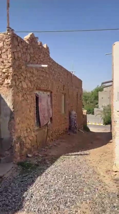 بيت للبيع في بروانه قرب اعداديه صناعه بروانه بظهر السوق منطقه خدمات كامله طابو صرف بظهر عدنان المخلف تبليط مساحه 721 وبي نص وادي لجوا مع البيت السعر 45 وبي مجال ولا اكو سياره اميرهم بيا مراوس حسب الاتفاق ان شاء الله اول اتصال على الرقم ومرفقاتهم صور الدار***********
