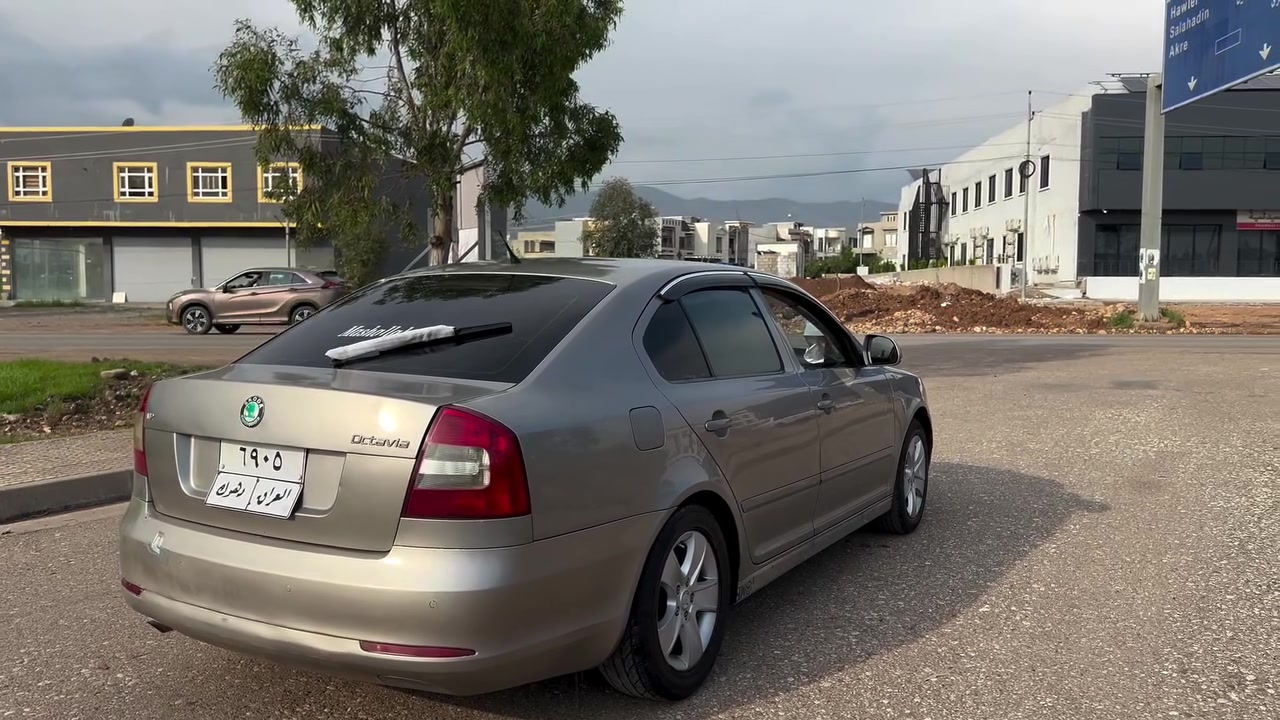 سكودا ئوكتافيا 2009 بو فروشتن مواسةفات فول داخل زةرد سلايد كوشن هيتةر ئاوينة شةفت حساس پيشو پاش لايت ئوتو لايت زينون مكينة 20 جيتة بي توربو 3گير عادي تماتيك سپورتي ستيرن تحةكم چوار جام كارةباي هتد... بةس دوبست سبخي هةية دوسةي لاي سايقي ***********
