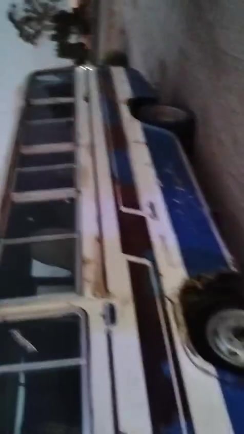 سلام عليكم كوستر للبيع محرك 2700 محرك نضيف محرك نضيف بور شغال داخل نضيف مسجل شغال رقم الهاتف *********** مكان بابل المحاويل سعر ٫3500
