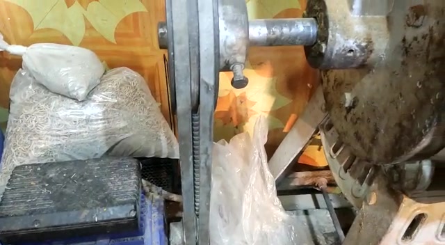 مطحنة حجرية • توابل وحبوب • سعة ١٢