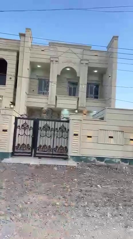 للبيع دار في تكريت الديوم منطقة 14 ألف.
المواصفات:

المساحة: 146 متر مربع.
نظام ملكي، زيرو.
فول مواصفات وجاهز للسكن.
موقع مميز جداً وقريب من الخدمات.
يقع على شارع بعرض 15 متر.
الدار بالكامل بتصميم سحب مغربي ملكي مع نقشات.
4 غرف نوم.
صالة استقبال ملكية.

للاستفسار:مكتب مياسين للوساطة العقارية في تكريت
للاتصال:   ***********
