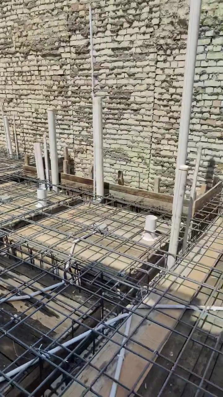 🏗️ ملاحظات مهمة قبل صبّ الأسقف

⚠️ أي تفصيل صغير قبل الصب قد يصنع فرقاً كبيراً في جودة السقف.

🔴 رواد البناء والإعمار
من حجر الأساس إلى بيت الأحلام ✨

📞 للاستفسار وطلب التصاميم والتنفيذ:
☎️ ***********
☎️ ***********

#رواد_البناء_والإعمار
#ملاحظات_هندسية
#صب_الأسقف
#مقاولات
#تنفيذ_هندسي
#واجهات_مباني
#بغداد
#شارع_فلسطين
#تصاميم_مودرن
