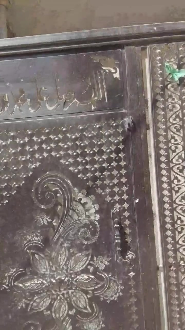 بيت طابق واحد مساحة؟ ١٠٠؟ ونزال؟ ٢٠؟بظباط الثانية ورى مجمع فدك بناه حديث؟***********
