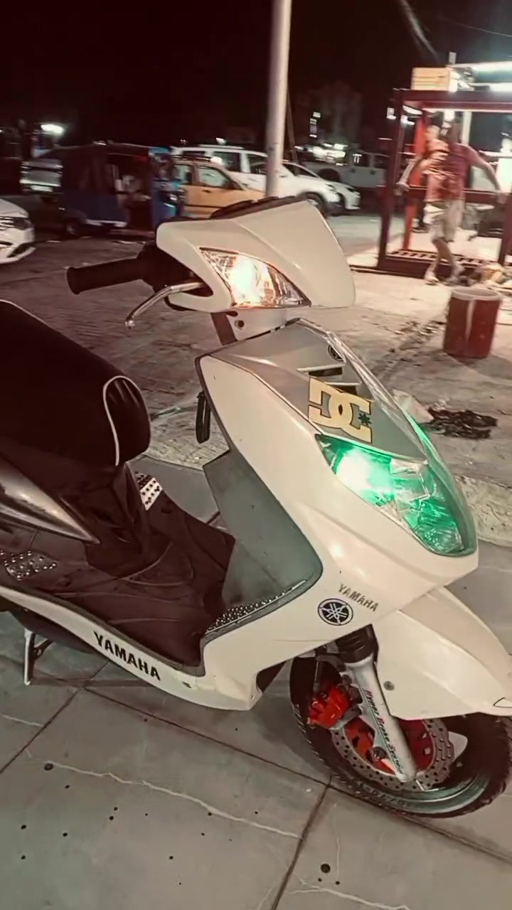بسم الله الرحمن الرحيم
دراجه سكنس فحل نوزل بس بيها هندر رمبه ماصارلها هواي ماخذها 
كلشي بلادي بيها من رمبه جبتها مامبدل كلشي بيها
سعر 950قفل قفل قفل نضيفه رمبه وين اهل الامولح
عنوان: بغداد حي الجهاد 
***********
