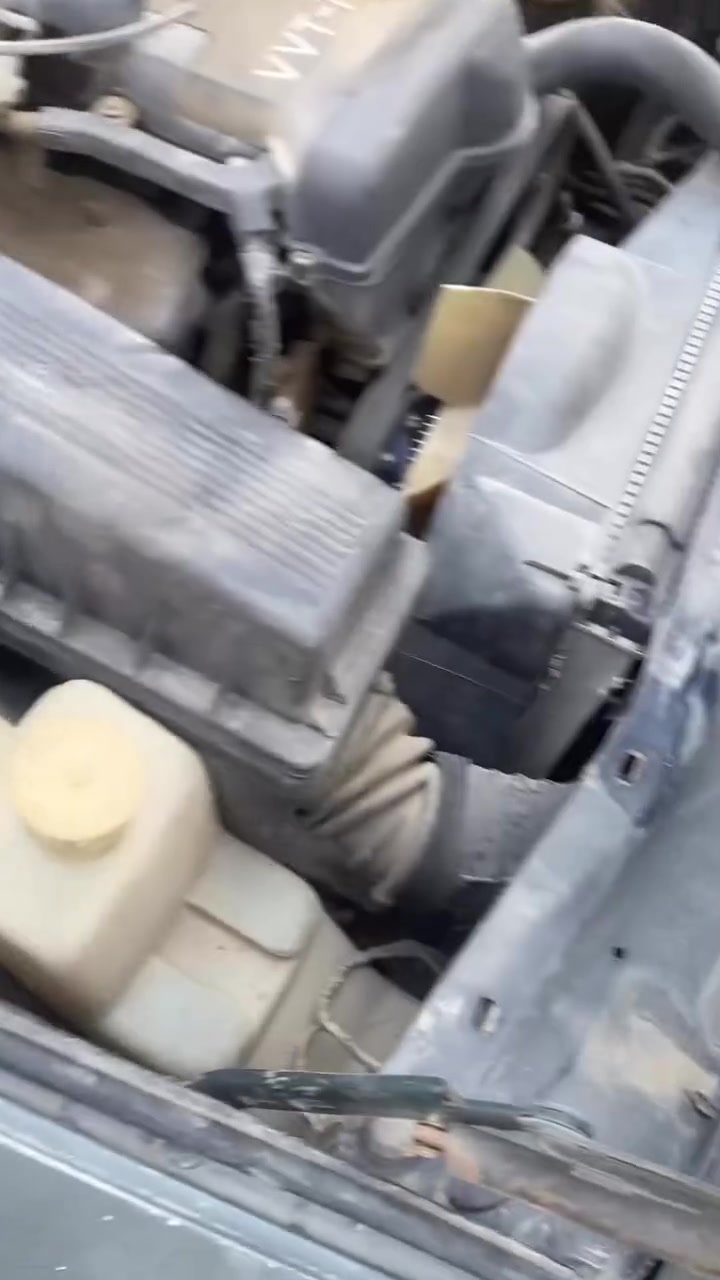 سلام عليكم للبيع كير محرك بطه مثل مواضح بصورة الكير بي صفنه أبيع كير كايم المحرك ٤ تشهر صار من مشدود حاويه سعر ١٠ وبيها مجال مكان الشعب حي البساتين شارع احمد الوائلي وكل الهلا/واتساب ***********/ فاتوره/***********

