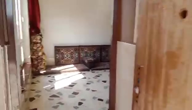 بسم الله والصلاة والسلام على رسول الله
بيت غرفتين نوم ٥×٤ الا ربع وهول ومطبخ وربعه ٩×٣ ونص فول كاشي البناء والحوش ٤٥٠ والقطعه مسيجه ٣٠٠ متر وبيها طولات وبستان زغير
مساحة الكليه ٧٥٠ متر العنوان قريبه عالمدرسه بدايه شارع المولد حي السلام العيثات السعر ٧٥ مليون موبايل  ***********
