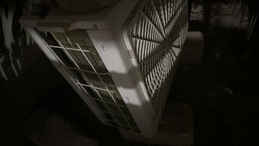 سلام عليكم سلبت طنين صالي شهرين شتريته فقط شديته بدون ماشغله احسن نوعيه خذته شتريه 750 قبل شهرين ربي يشهد وشراي يدلل قسم بل يرضي الله واخذه مكاني ناصريه مركز وهاذه رقمي ***********
