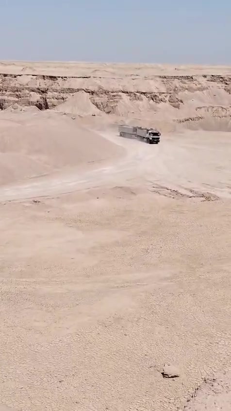 السلام عليكم قاطره مقطوره مديل 96 كير 240 مكينه 44 مجموعه GF تخم تاير حداديه 100% تخم تاير  طوناجيه رأس وعربانه فارغ 24 (جاهزه من وألى ***********
