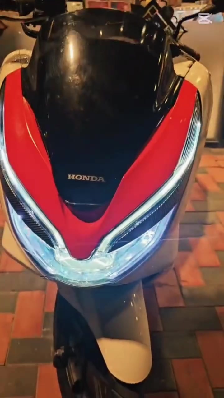 بسم الله الرحمن الرحيم ❤️‍🩹 .
بي سي اكس pcx الجيل الثالث ياباني ياباني ياباني .
محرك 150cc .
لا اتعب روحك و ادور من احلى بي سي اكس بلفيس كله و انضفهن دراجه تخبل فول نضافه كلشي بيهه بلادي كلشي كفاله عامه .
فقط الكفر بي ضربه كلش كلش كلش بسيطه بتكحيل تصير ما تكلف ابد عن الحلال و الحرام .
الدراجه مصروف عليهه هواي من شغلات مال ترتيب تغليف بيهه الدراجه كلهه بيضه بيهه تغليف كاربون و تغليف احمر مال جماليه و يدات سكليتر رياضي و استاند رياضي .
الدراجه ما شاء الله تخبل تعال و شوف بعينك .
المكان بغداد الاسكان شارع مستشفى طفل 
السعر 23 وبيه مجال للشراي و اني خادم 
الرقم ***********
