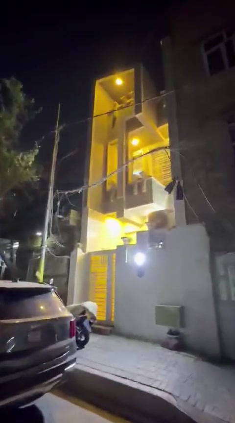 نصف قطعة 72 متر بناء حديث العام بيت جديد كل نقص مابيه عقطاع
61 ع شارع 60 ع شارع عام البيت
طابقين ونصف بناااء حديث
***********
