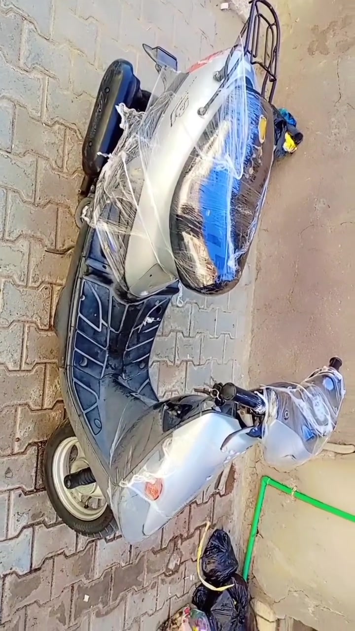 دراجه للبيع كل شي مابيه شغاله باله صارله اربع اشهر واكفه سلف هندر تشتغل ***********
