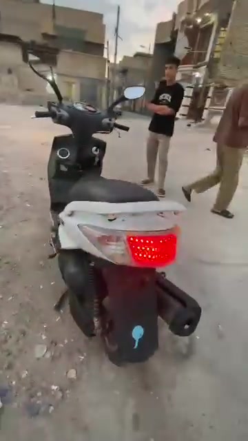 سلام عليكم ورحمة الله وبركاته.. شباب سكنس فحل كوري للبيع الدراجه مكفوله كفاله عامه ..
منزلهه ع أيدي دراجه خير من الله السعر 850 وبيهه مجال حك الجيه *********** انتصال فقط ع واتساب

نص مكتوب في الصور:
- نضف قطعة للبيع
- ***********